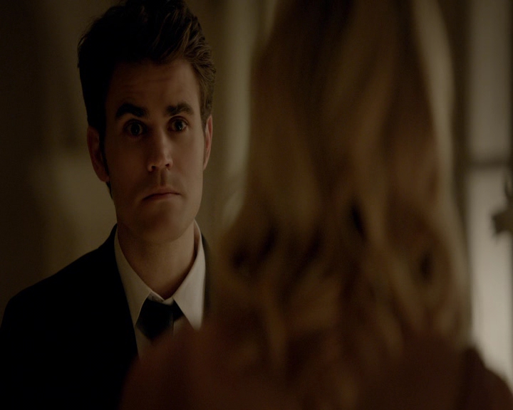 VampireDiaries-dot-nl_VampireDiaries-8x09TheSimpleIntimacyoftheNearTouch2028.jpg