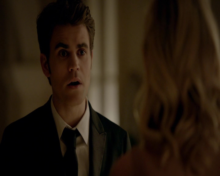 VampireDiaries-dot-nl_VampireDiaries-8x09TheSimpleIntimacyoftheNearTouch2029.jpg