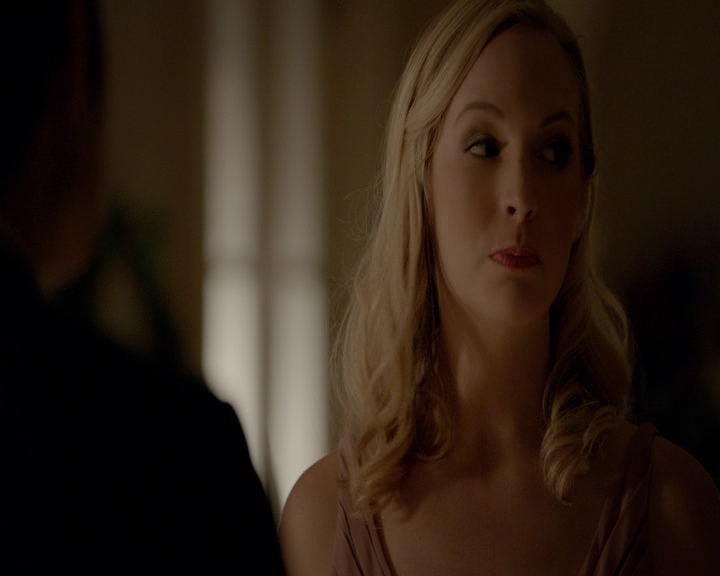 VampireDiaries-dot-nl_VampireDiaries-8x09TheSimpleIntimacyoftheNearTouch2037.jpg