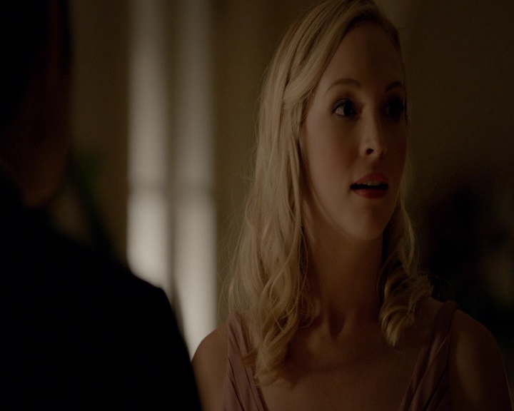 VampireDiaries-dot-nl_VampireDiaries-8x09TheSimpleIntimacyoftheNearTouch2038.jpg