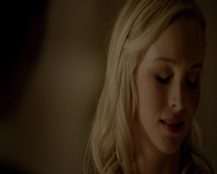 VampireDiaries-dot-nl_VampireDiaries-8x09TheSimpleIntimacyoftheNearTouch2047.jpg