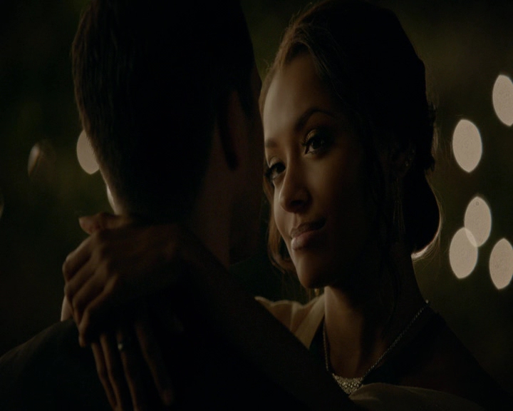 VampireDiaries-dot-nl_VampireDiaries-8x09TheSimpleIntimacyoftheNearTouch2146.jpg