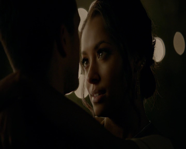 VampireDiaries-dot-nl_VampireDiaries-8x09TheSimpleIntimacyoftheNearTouch2167.jpg