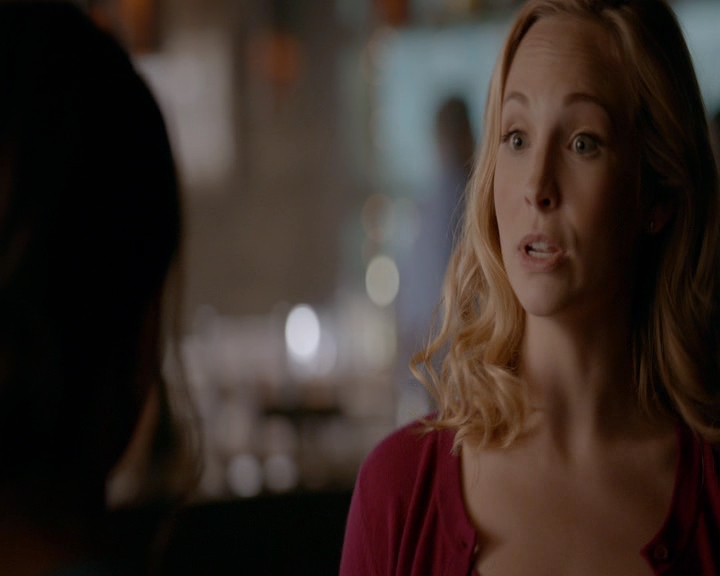 VampireDiaries-dot-nl_VampireDiaries-8x10NostalgiasABitch0594.jpg