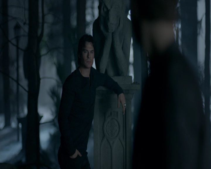 VampireDiaries-dot-nl_VampireDiaries-8x10NostalgiasABitch1609.jpg