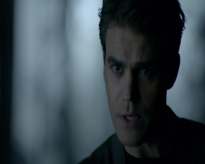 VampireDiaries-dot-nl_VampireDiaries-8x10NostalgiasABitch1726.jpg