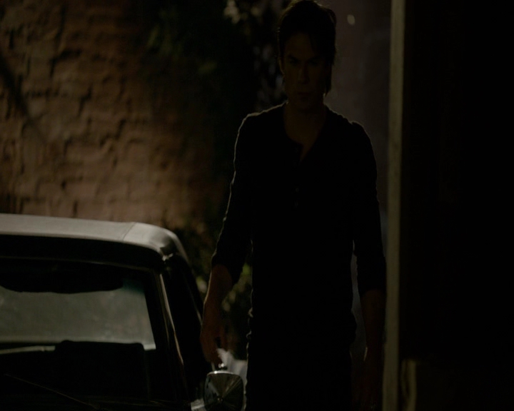 VampireDiaries-dot-nl_VampireDiaries-8x10NostalgiasABitch2131.jpg