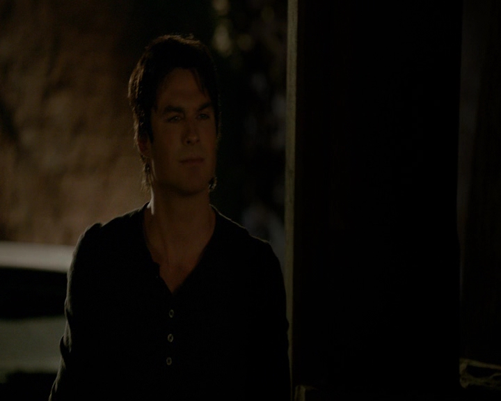 VampireDiaries-dot-nl_VampireDiaries-8x10NostalgiasABitch2134.jpg