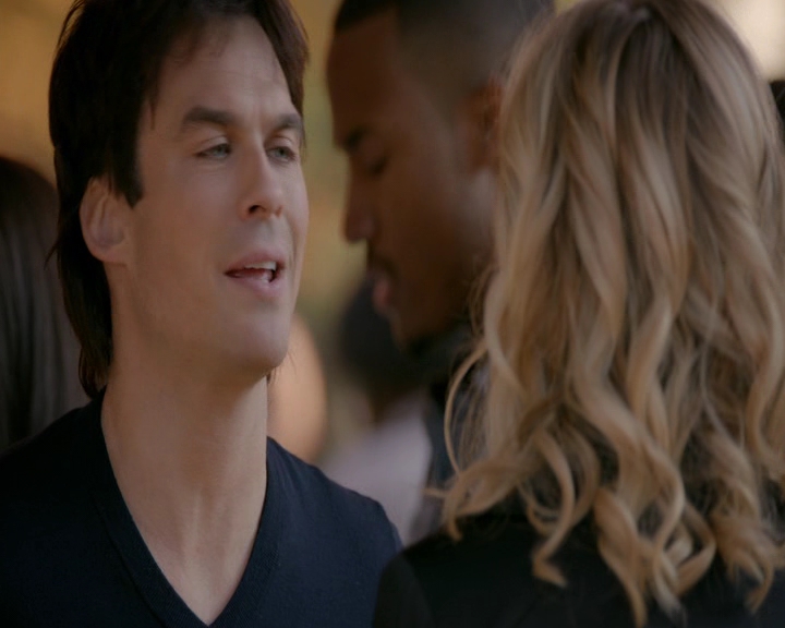 VampireDiaries-dot-nl_VampireDiaries-8x11YouMadeAChoiceToBeGood0596.jpg