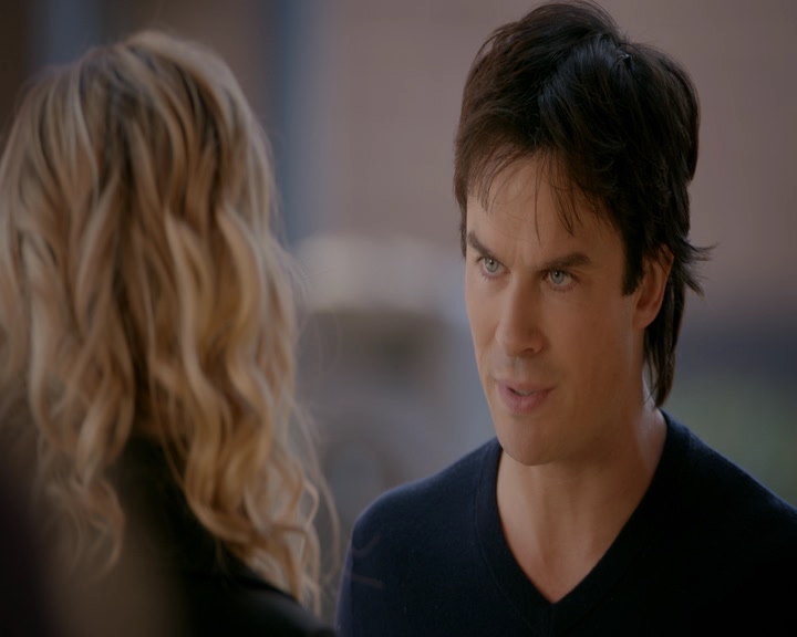 VampireDiaries-dot-nl_VampireDiaries-8x11YouMadeAChoiceToBeGood0630.jpg