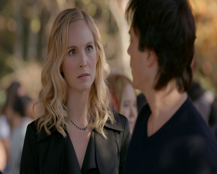 VampireDiaries-dot-nl_VampireDiaries-8x11YouMadeAChoiceToBeGood0633.jpg