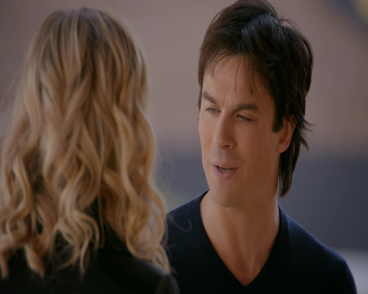 VampireDiaries-dot-nl_VampireDiaries-8x11YouMadeAChoiceToBeGood0636.jpg