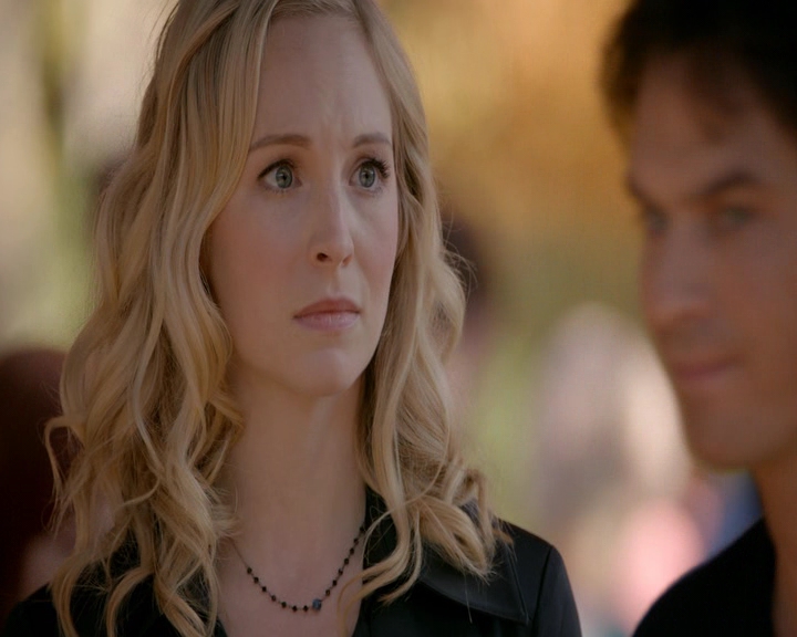 VampireDiaries-dot-nl_VampireDiaries-8x11YouMadeAChoiceToBeGood0641.jpg