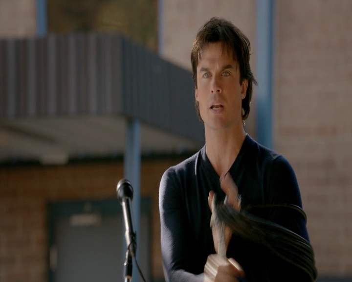 VampireDiaries-dot-nl_VampireDiaries-8x11YouMadeAChoiceToBeGood0811.jpg