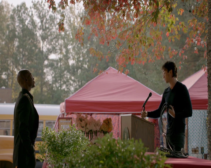 VampireDiaries-dot-nl_VampireDiaries-8x11YouMadeAChoiceToBeGood0817.jpg