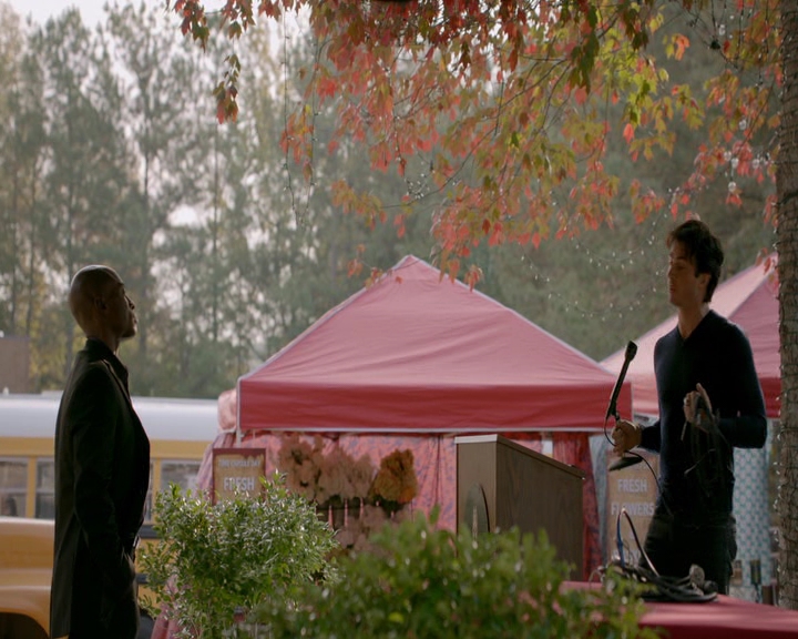 VampireDiaries-dot-nl_VampireDiaries-8x11YouMadeAChoiceToBeGood0818.jpg