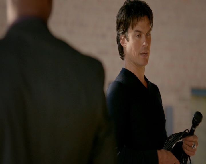 VampireDiaries-dot-nl_VampireDiaries-8x11YouMadeAChoiceToBeGood0829.jpg