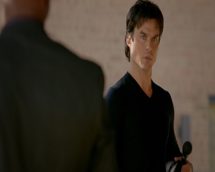 VampireDiaries-dot-nl_VampireDiaries-8x11YouMadeAChoiceToBeGood0831.jpg