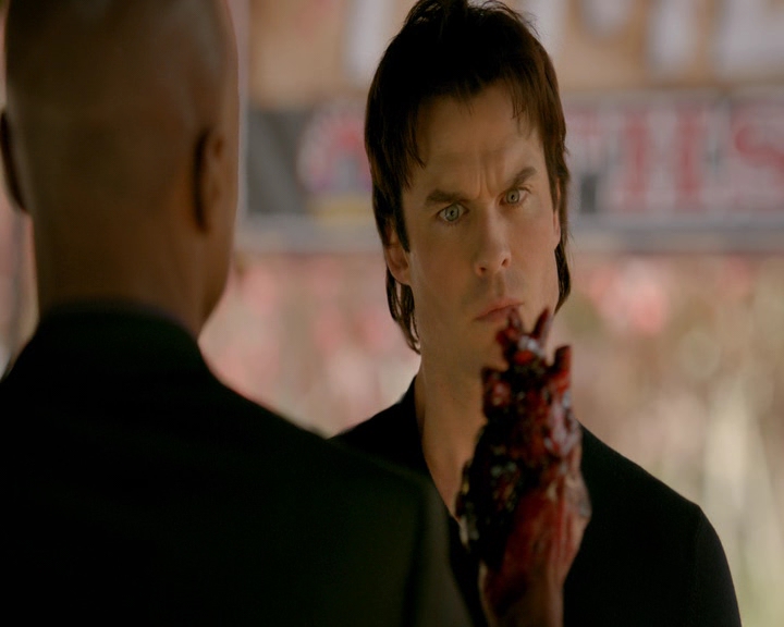 VampireDiaries-dot-nl_VampireDiaries-8x11YouMadeAChoiceToBeGood0883.jpg