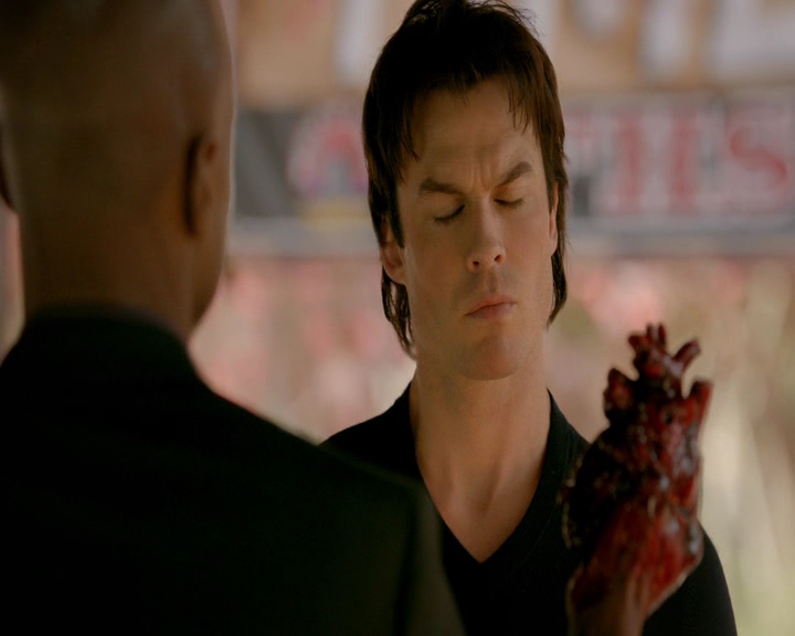 VampireDiaries-dot-nl_VampireDiaries-8x11YouMadeAChoiceToBeGood0884.jpg