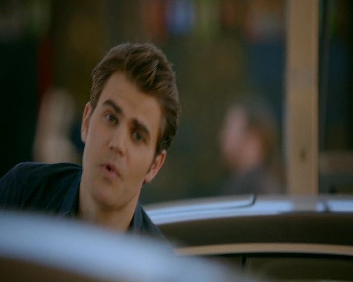 VampireDiaries-dot-nl_VampireDiaries-8x11YouMadeAChoiceToBeGood0911.jpg