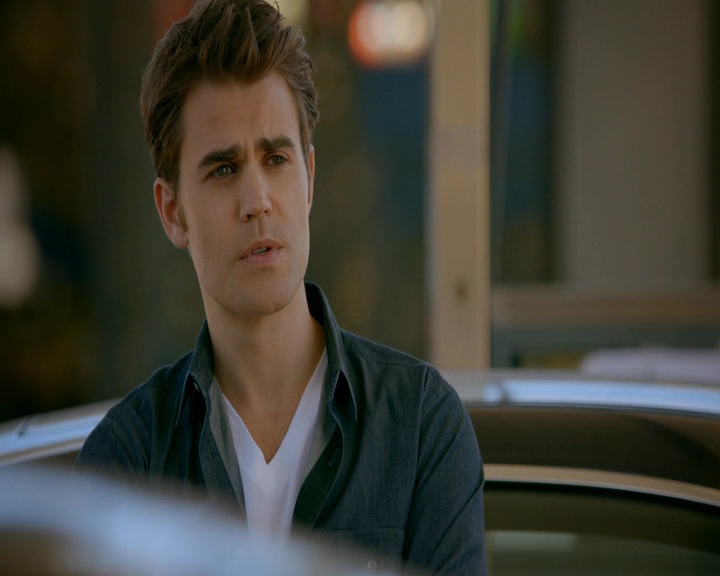 VampireDiaries-dot-nl_VampireDiaries-8x11YouMadeAChoiceToBeGood0941.jpg