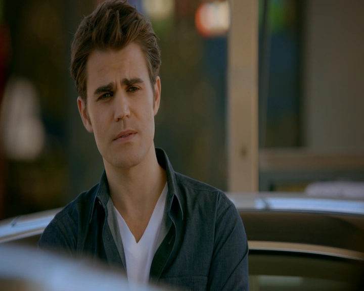 VampireDiaries-dot-nl_VampireDiaries-8x11YouMadeAChoiceToBeGood0944.jpg