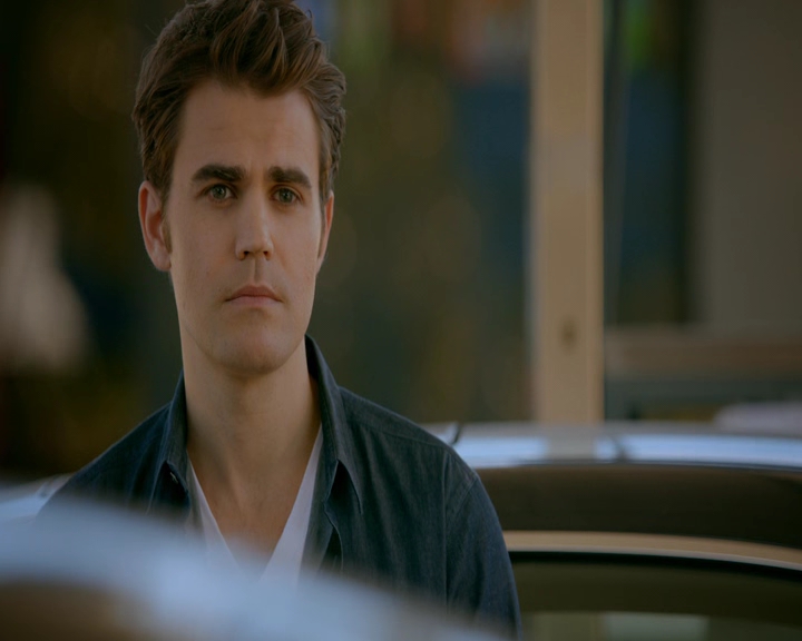 VampireDiaries-dot-nl_VampireDiaries-8x11YouMadeAChoiceToBeGood0948.jpg