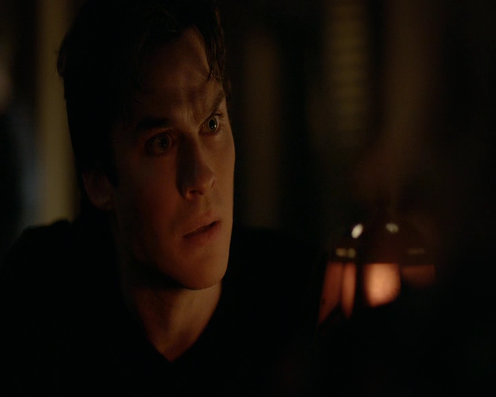 VampireDiaries-dot-nl_VampireDiaries-8x11YouMadeAChoiceToBeGood1247.jpg