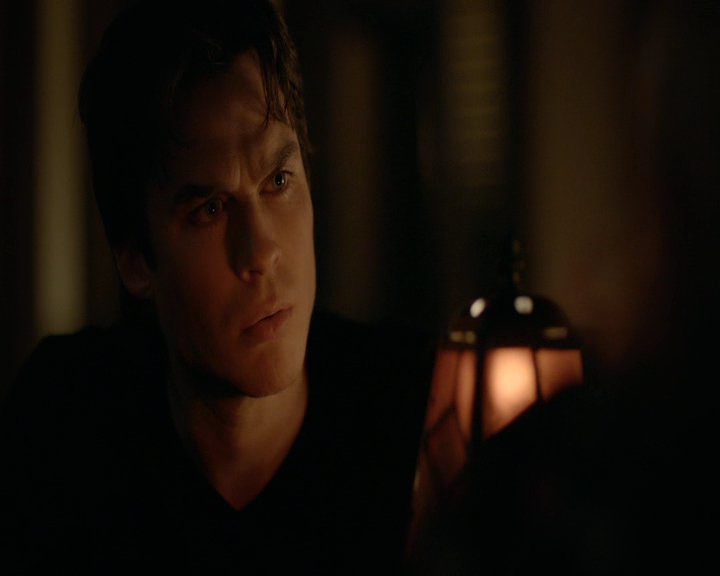 VampireDiaries-dot-nl_VampireDiaries-8x11YouMadeAChoiceToBeGood1293.jpg