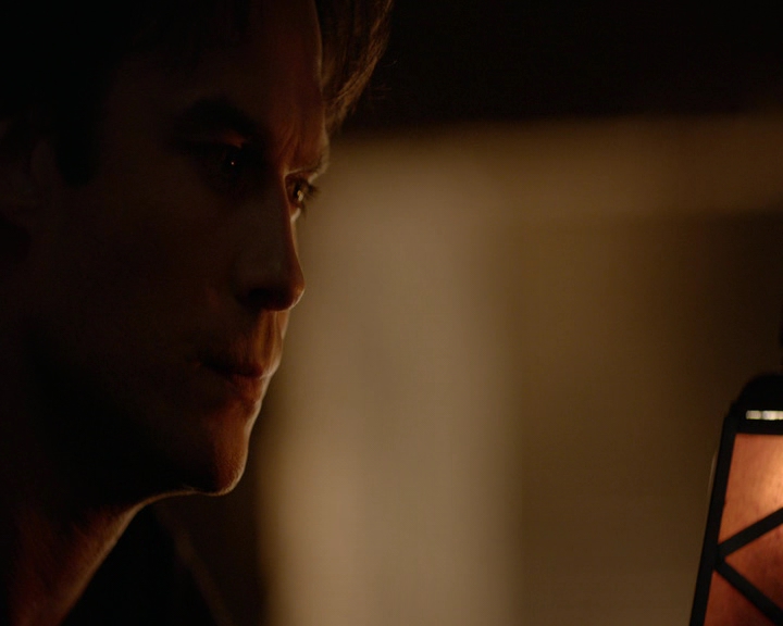 VampireDiaries-dot-nl_VampireDiaries-8x11YouMadeAChoiceToBeGood1320.jpg