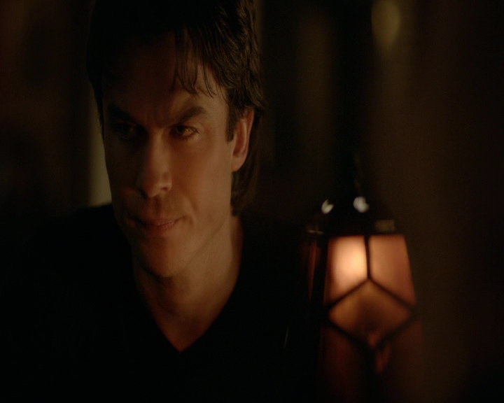 VampireDiaries-dot-nl_VampireDiaries-8x11YouMadeAChoiceToBeGood1327.jpg