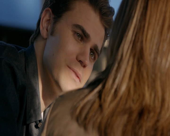 VampireDiaries-dot-nl_VampireDiaries-8x11YouMadeAChoiceToBeGood1899.jpg