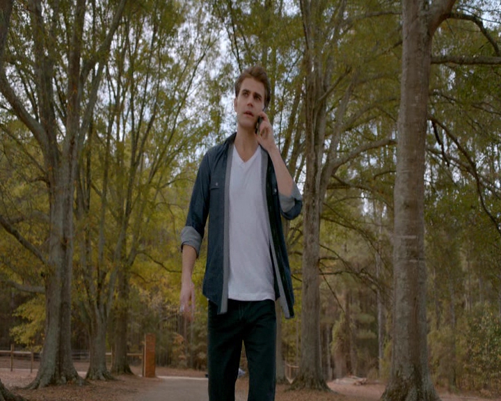 VampireDiaries-dot-nl_VampireDiaries-8x11YouMadeAChoiceToBeGood2220.jpg