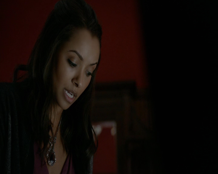 VampireDiaries-dot-nl_VampireDiaries-8x11YouMadeAChoiceToBeGood2252.jpg