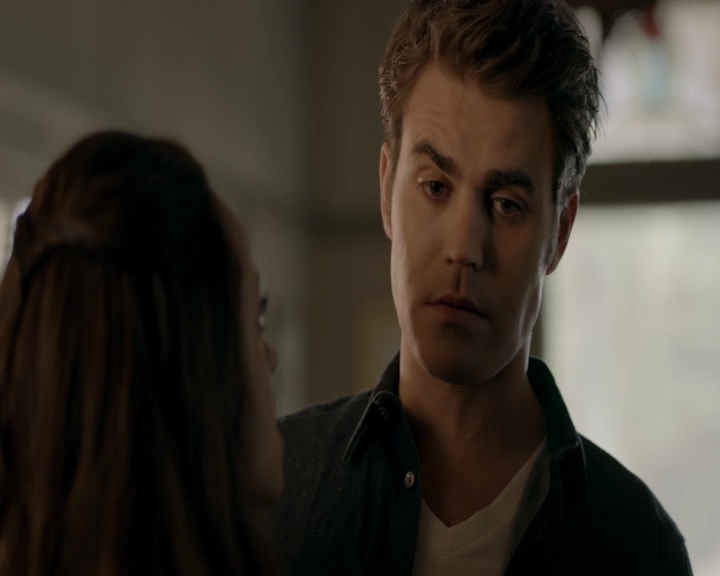 VampireDiaries-dot-nl_VampireDiaries-8x11YouMadeAChoiceToBeGood2314.jpg