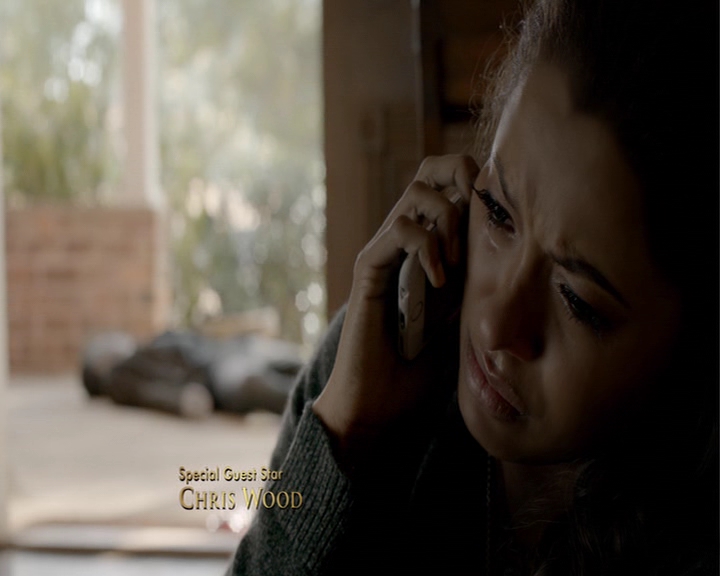 VampireDiaries-dot-nl_VampireDiaries-8x12WhatAreYou0089.jpg