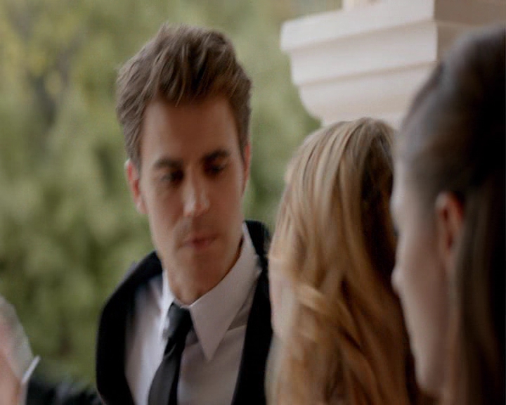 VampireDiaries-dot-nl_VampireDiaries-8x12WhatAreYou0142.jpg