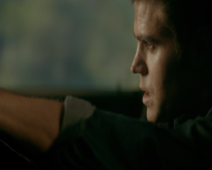 VampireDiaries-dot-nl_VampireDiaries-8x12WhatAreYou0144.jpg