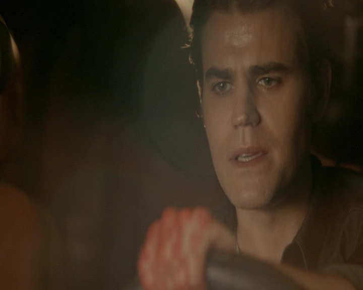 VampireDiaries-dot-nl_VampireDiaries-8x12WhatAreYou0195.jpg