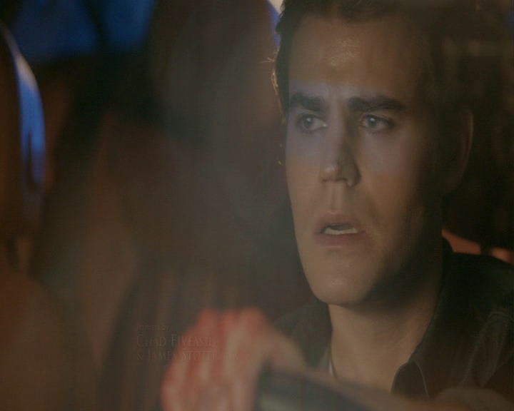 VampireDiaries-dot-nl_VampireDiaries-8x12WhatAreYou0198.jpg