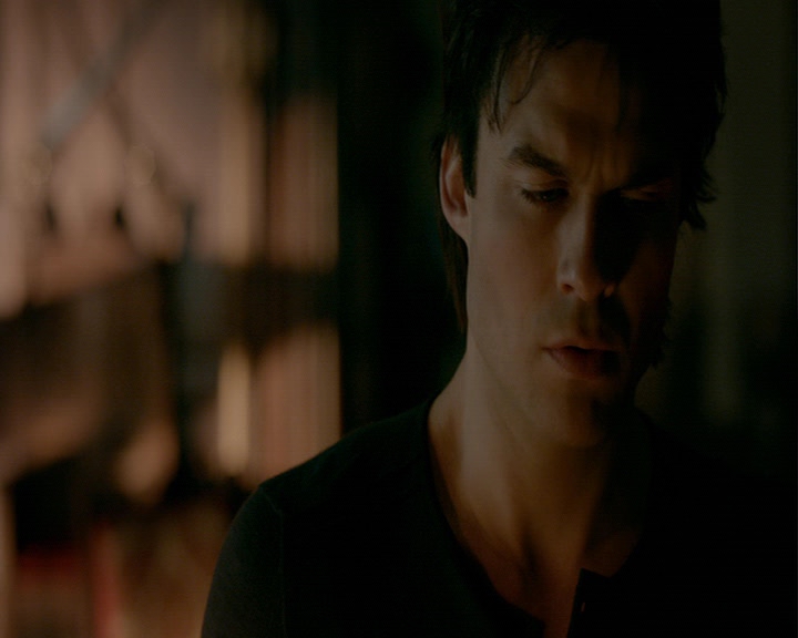 VampireDiaries-dot-nl_VampireDiaries-8x12WhatAreYou0336.jpg