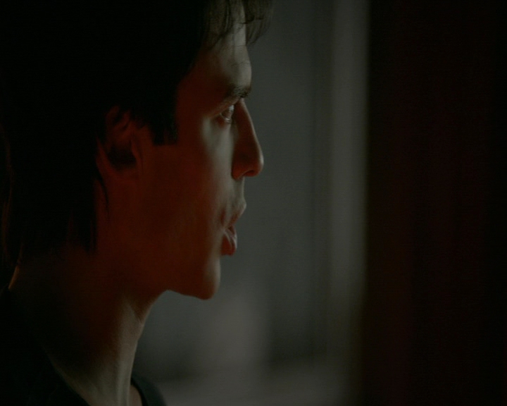 VampireDiaries-dot-nl_VampireDiaries-8x12WhatAreYou0445.jpg