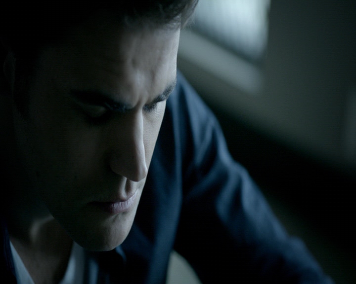 VampireDiaries-dot-nl_VampireDiaries-8x12WhatAreYou0488.jpg