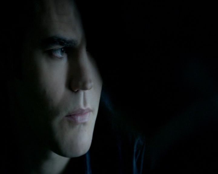 VampireDiaries-dot-nl_VampireDiaries-8x12WhatAreYou0496.jpg