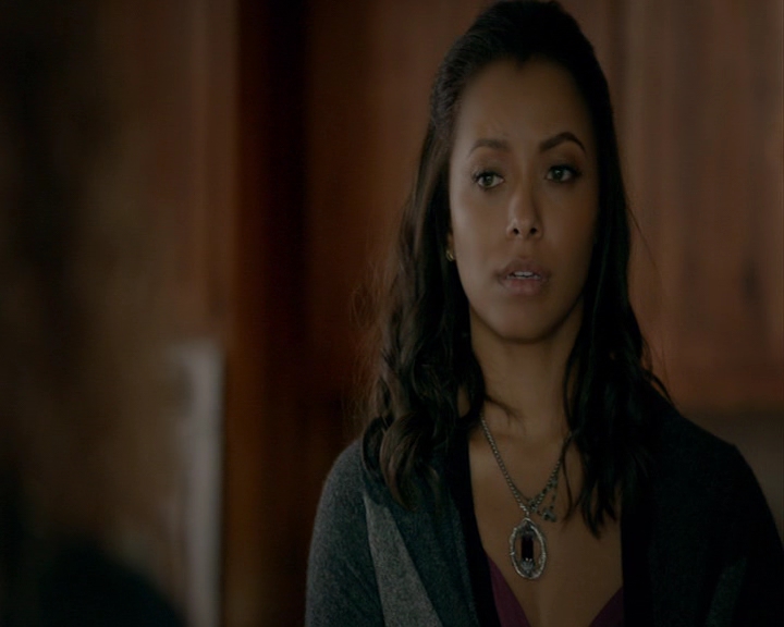 VampireDiaries-dot-nl_VampireDiaries-8x12WhatAreYou0543.jpg