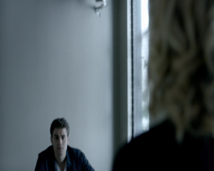 VampireDiaries-dot-nl_VampireDiaries-8x12WhatAreYou0602.jpg