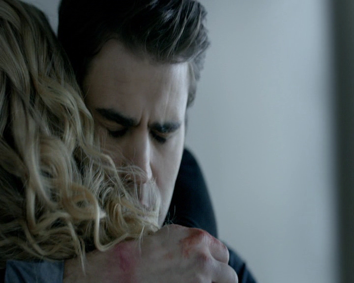 VampireDiaries-dot-nl_VampireDiaries-8x12WhatAreYou0608.jpg