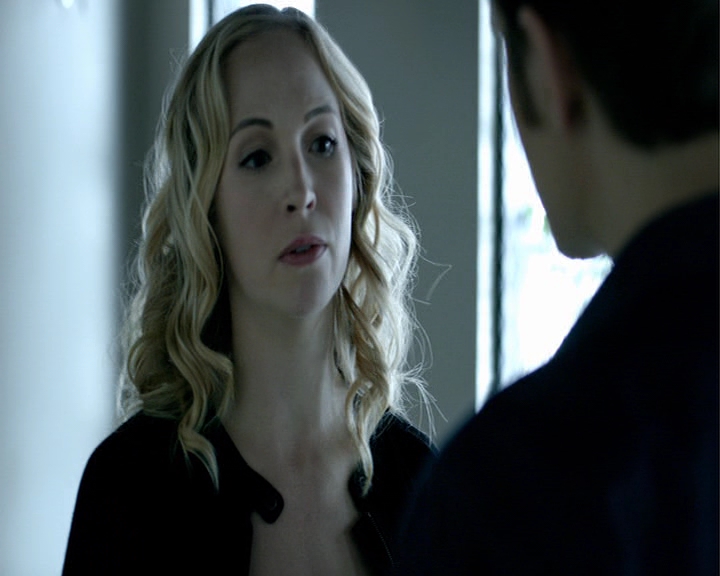 VampireDiaries-dot-nl_VampireDiaries-8x12WhatAreYou0639.jpg