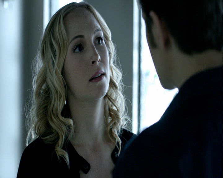 VampireDiaries-dot-nl_VampireDiaries-8x12WhatAreYou0641.jpg